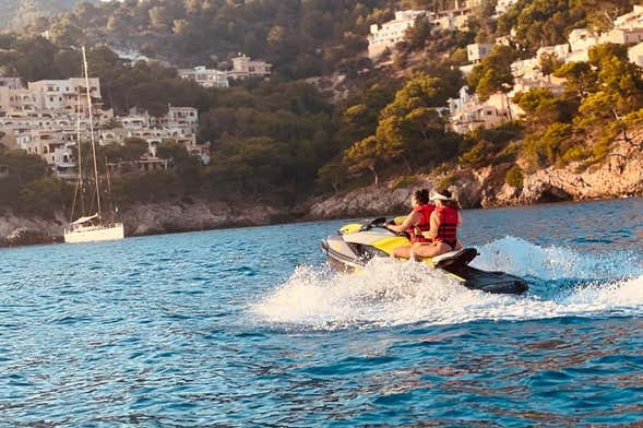 Balade en jet ski à la grotte du lion de mer