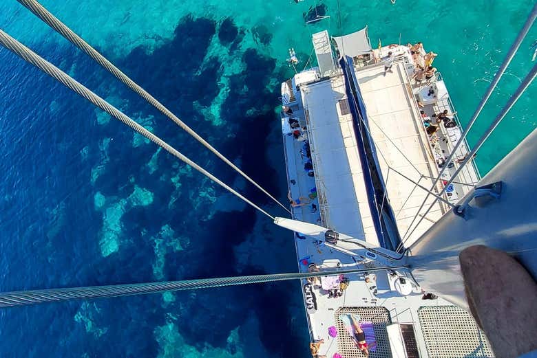 Vue aérienne sur le catamaran