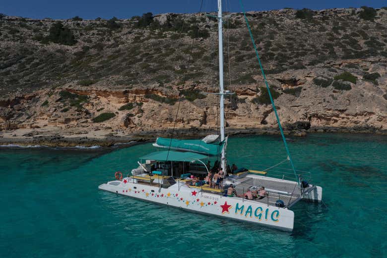 Catamaran dans la baie de Palma